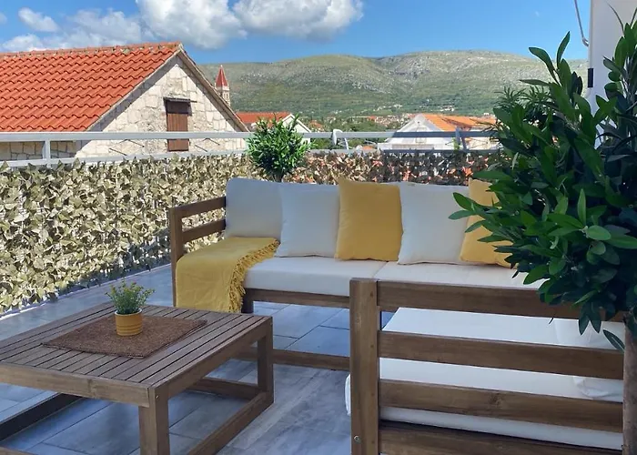 **Stone House ** Trogir Center ** Old Town