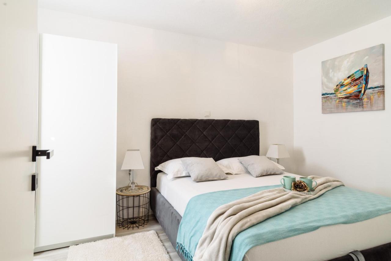 Apartment **stone House ** Center ** Old Town
