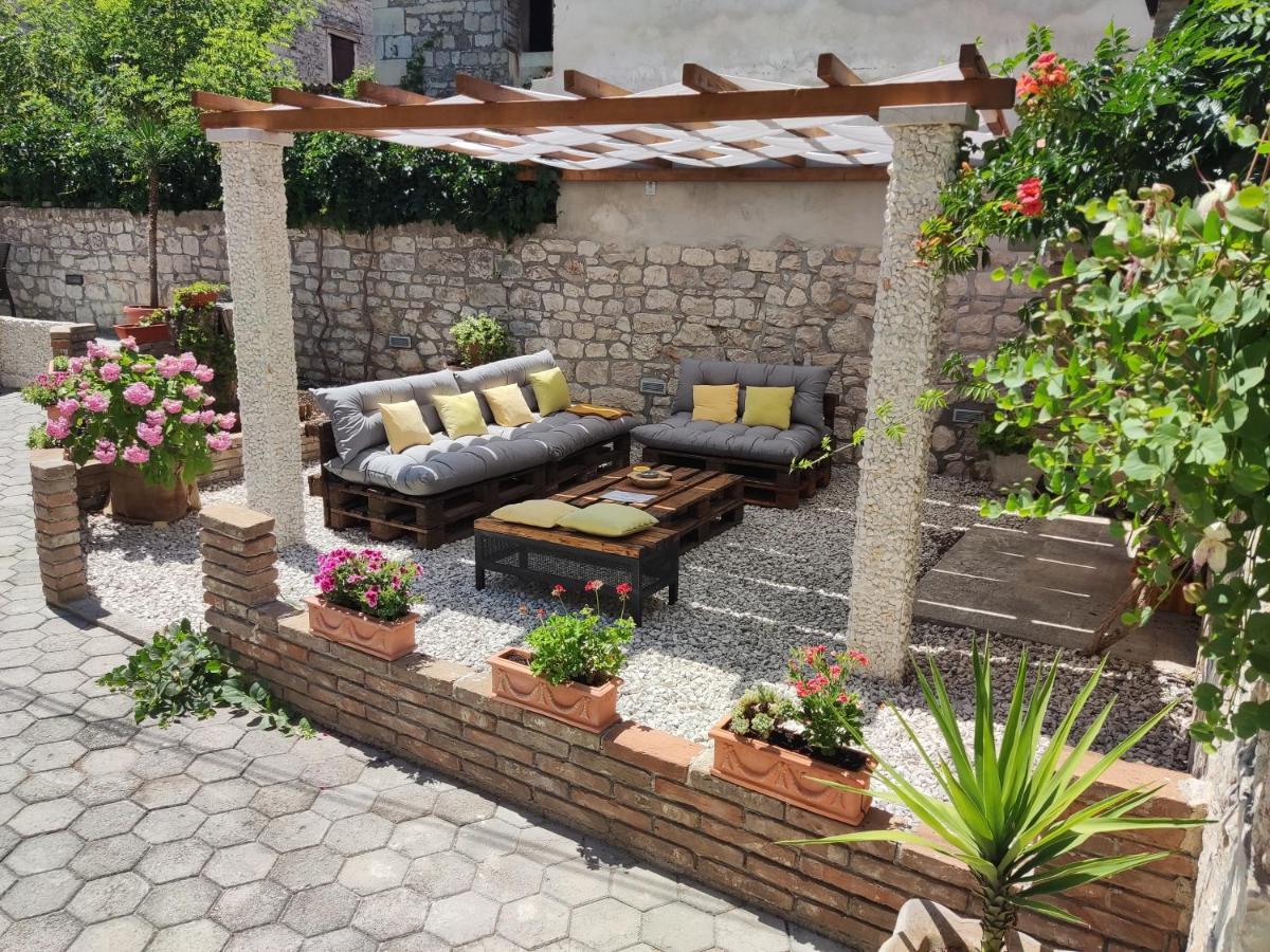 **stone House ** Center ** Old Town Apartment Trogir
