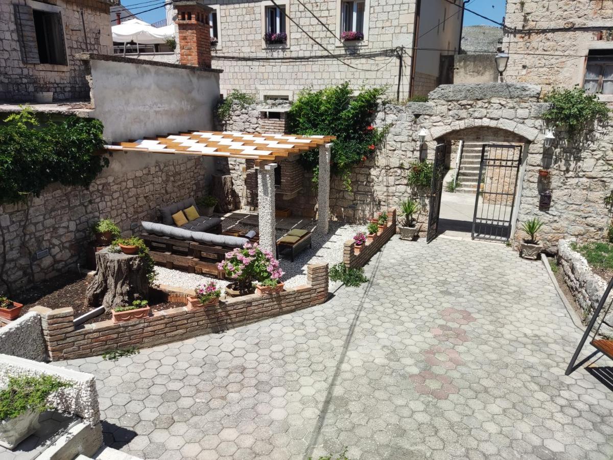 **stone House ** Center ** Old Town * Trogir