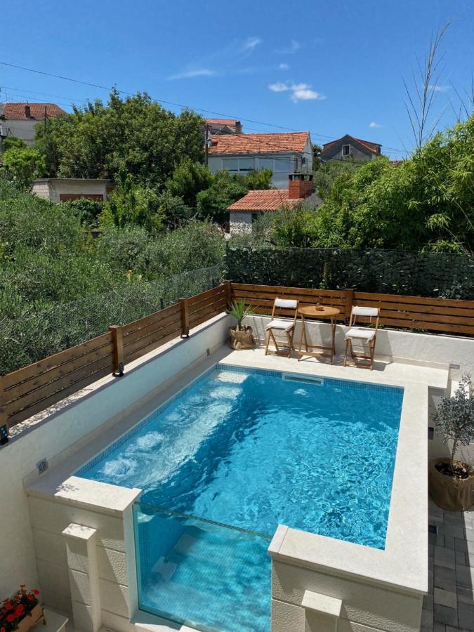 **stone House ** Center ** Old Town Apartment