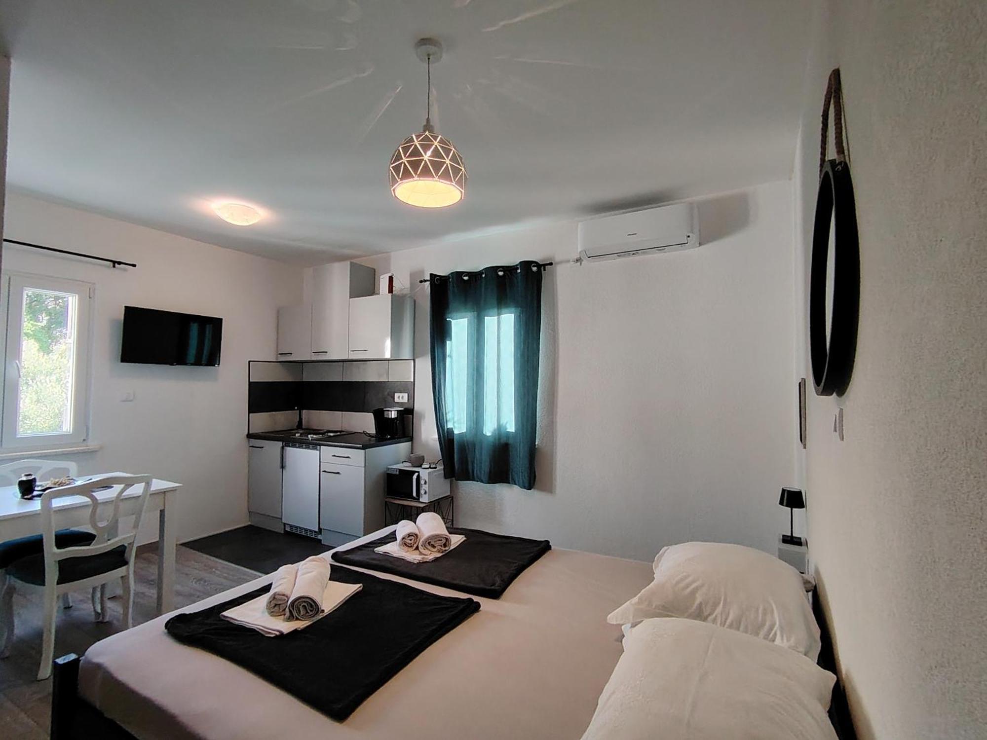 **stone House ** Center ** Old Town Apartment *