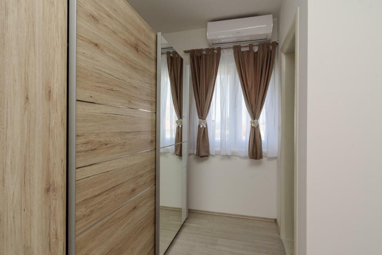 **stone House ** Center ** Old Town * Trogir