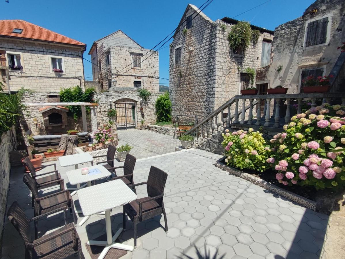 **stone House ** Center ** Old Town Apartmán *